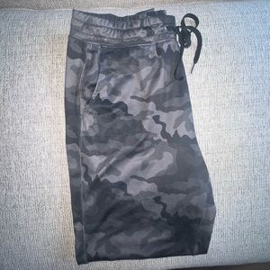 American Eagle Camo Joggers